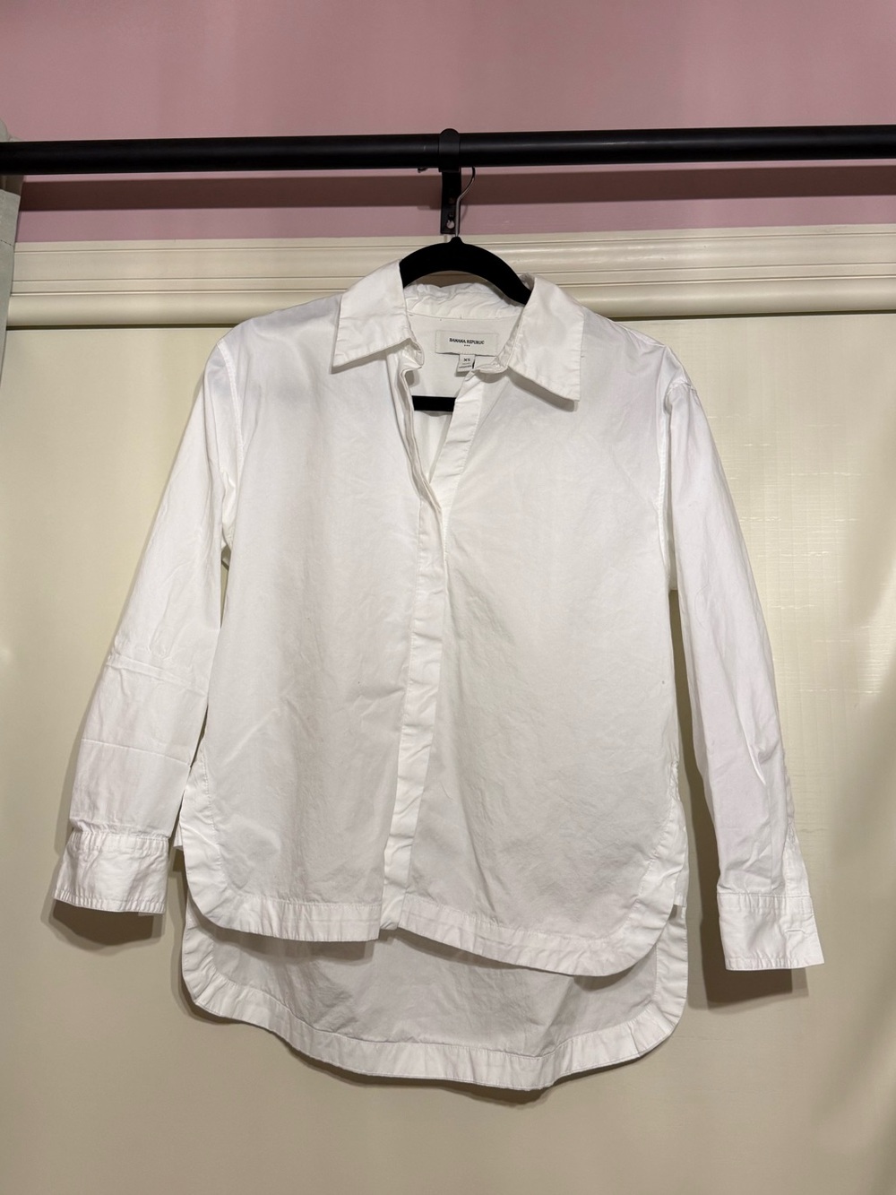 Banana Republic White Poplin Button Down Split Sides Uneven Hem
